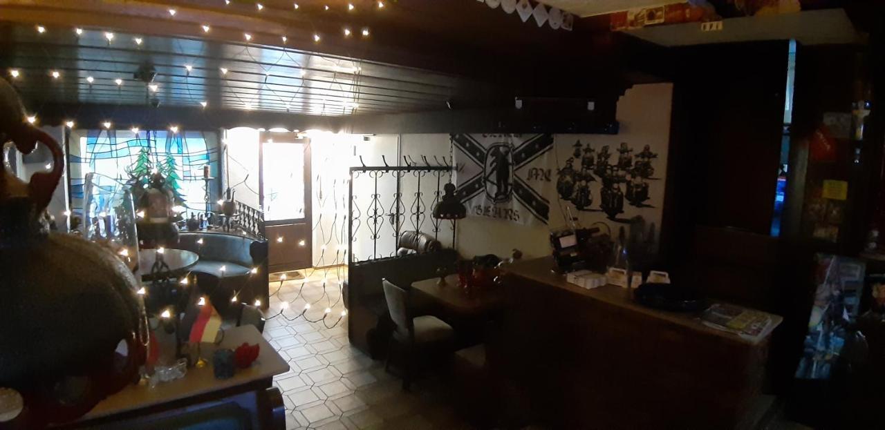 黑熊骑自行车酒吧酒店 坎普菲尔德 外观 照片